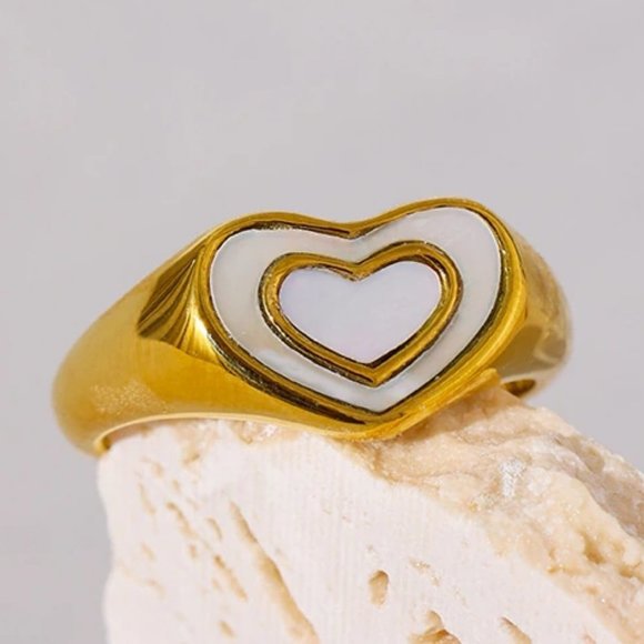 Jewelry - NEW 18K Gold Plated Mother Of Pearl Shell Heart Ring